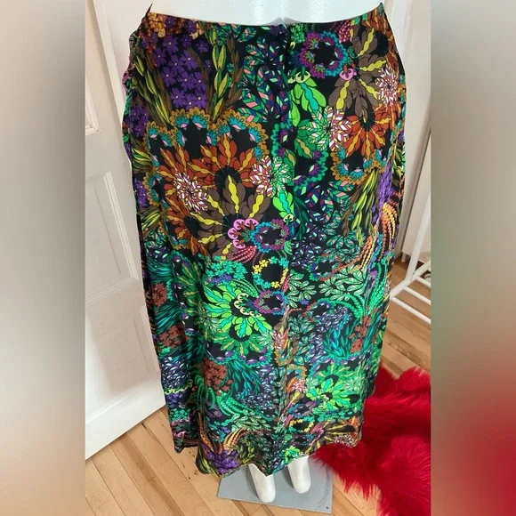 🛑🛑🛑COLOURFUL SKIRT 🌸 - Picture 4 of 9